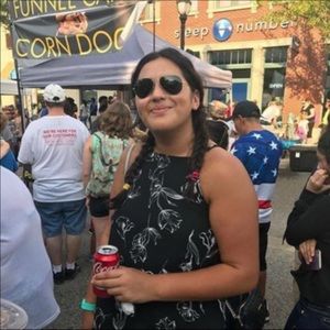 Meet your Posher, Nina